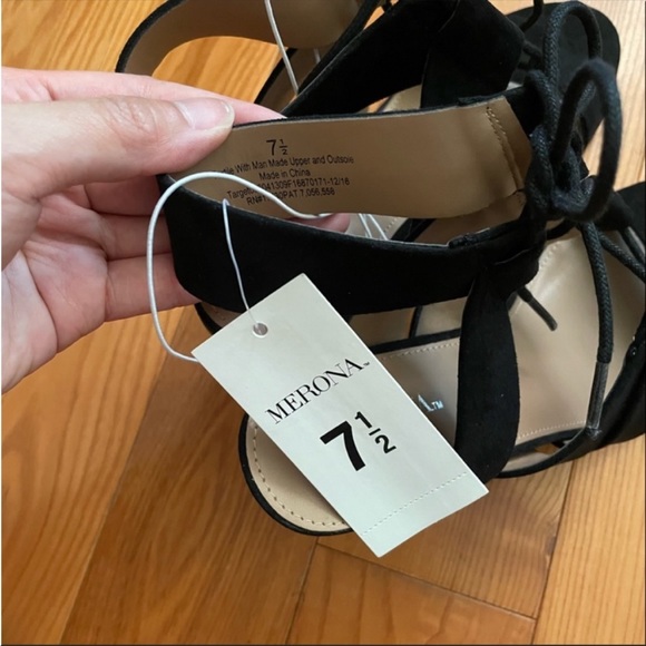 Laced up heels - Picture 5 of 6